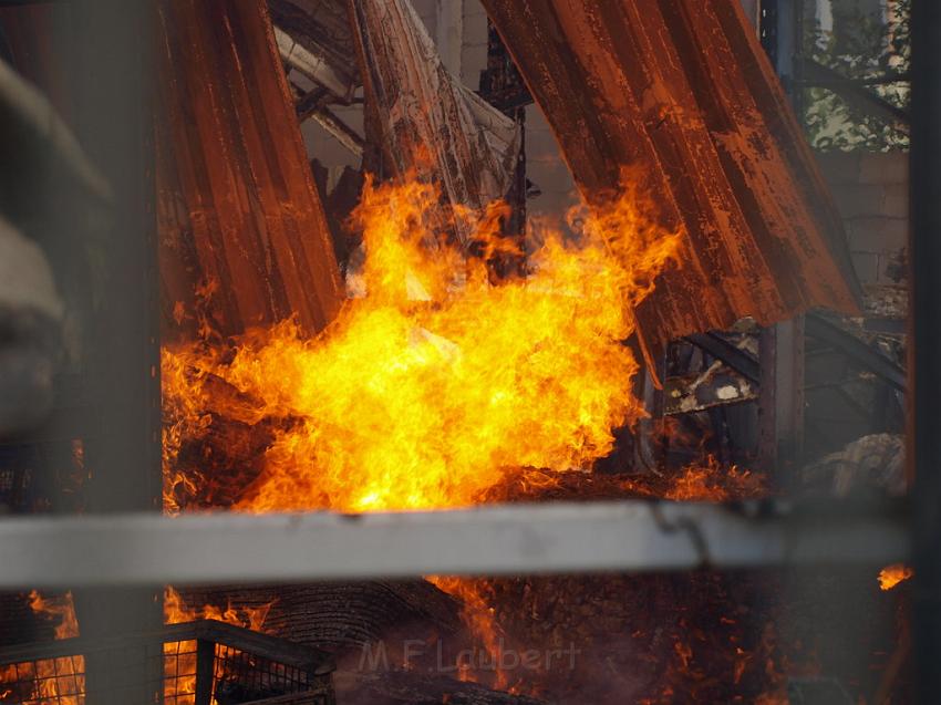 Grossbrand Holzlager Siegburg Industriestr P358.JPG